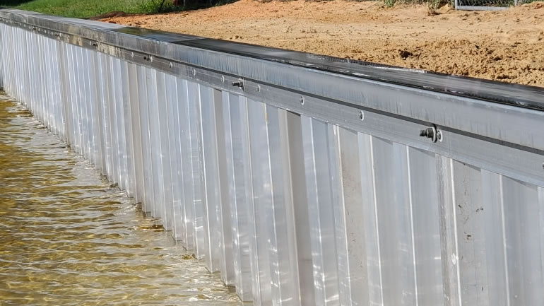 Brandon Aluminum & Vinyl Seawalls Installer