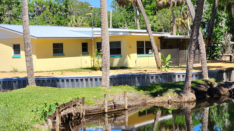 Mulberry Aluminum & Vinyl Seawalls Installer