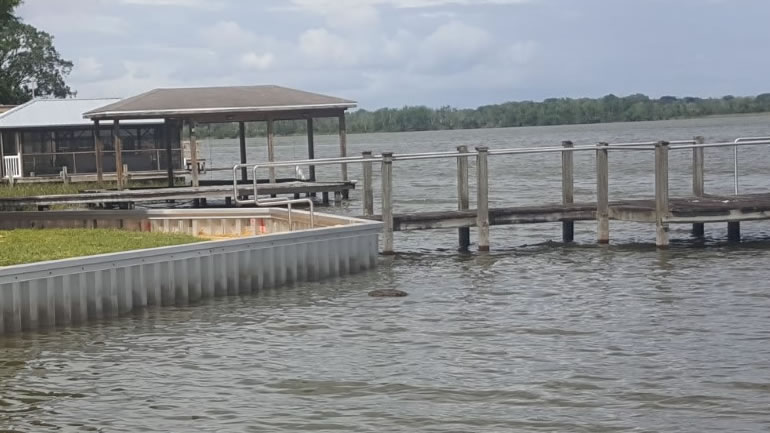 Orlando Aluminum & Vinyl Seawalls Installer